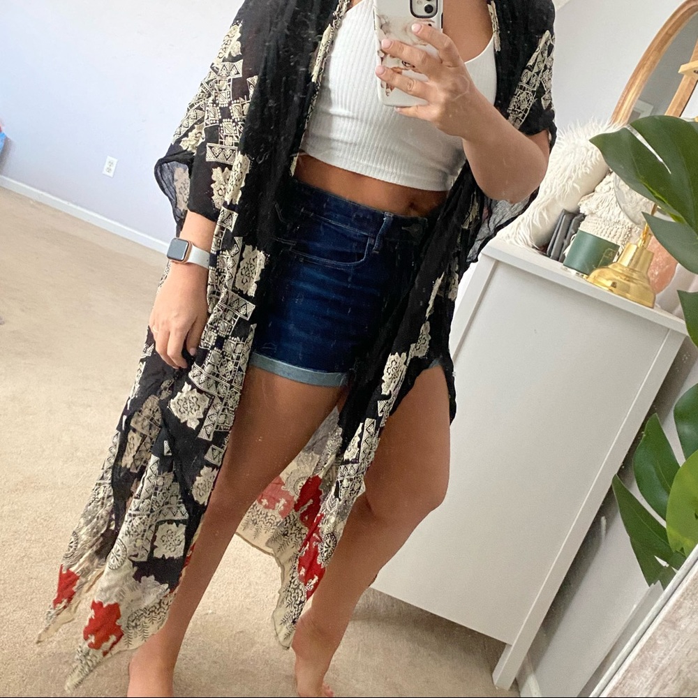 Black and red kimono